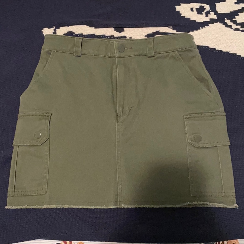 Forever 21 olive green denim cargo skirt